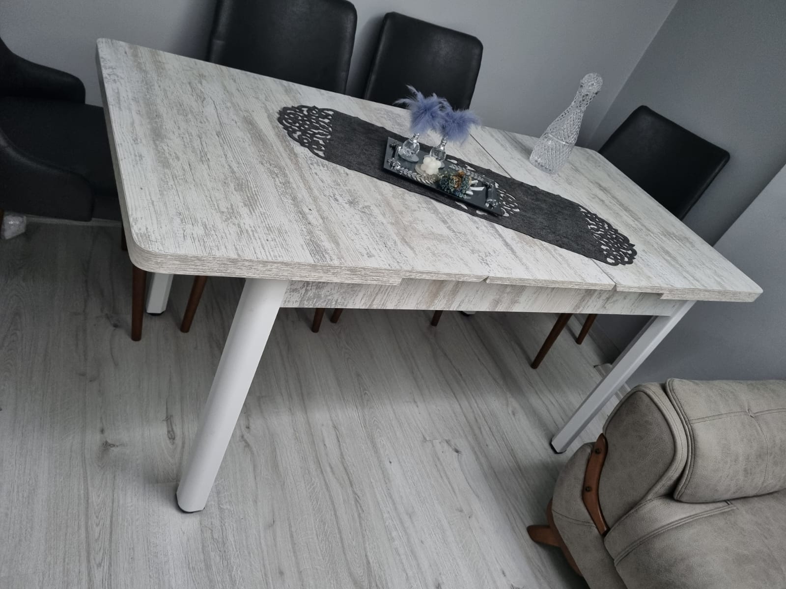 Açılır kapanır spot yemek masası mekanlarda ekstra yer kaplamaz