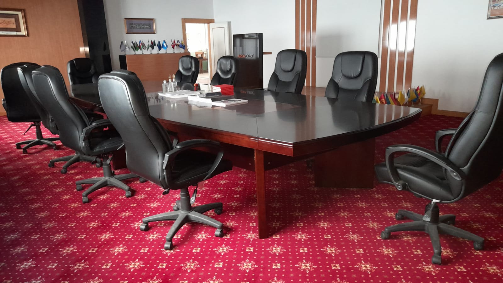 Çıkma ikinci el ofis mobilyası toplantı masası