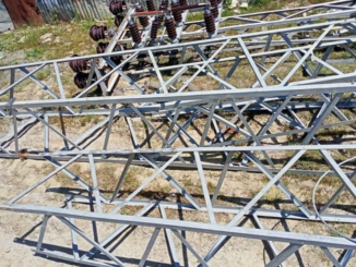 fincanlari uzerinde elektrik diregi 3